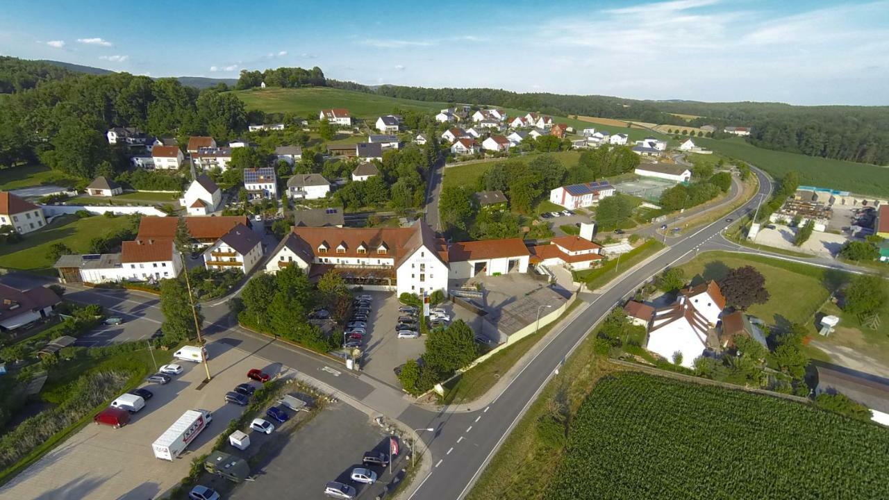 Landhotel Aschenbrenner Freudenberg  Buitenkant foto